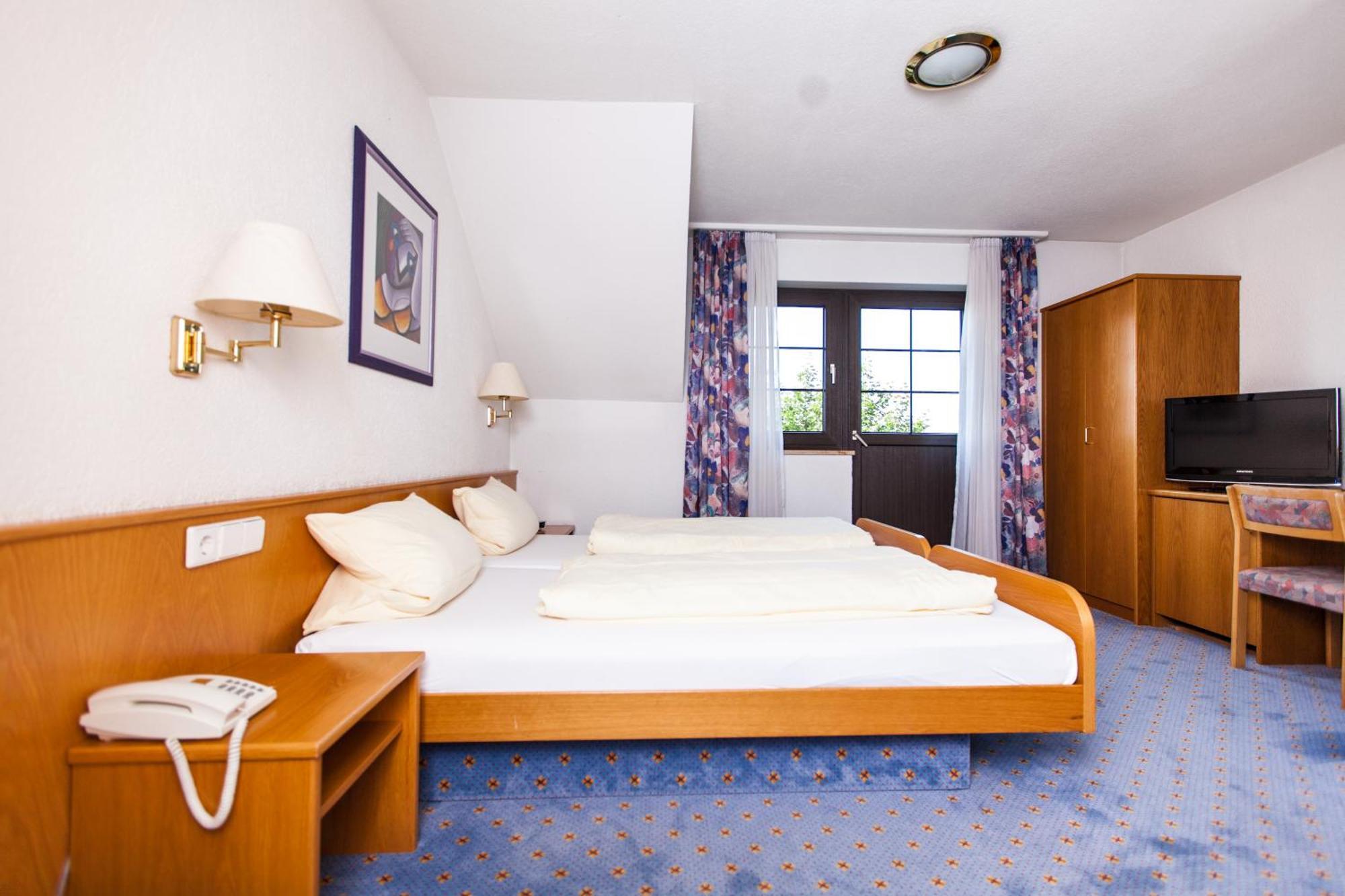 ריינפלדן Landgasthaus Hotel Maien מראה חיצוני תמונה