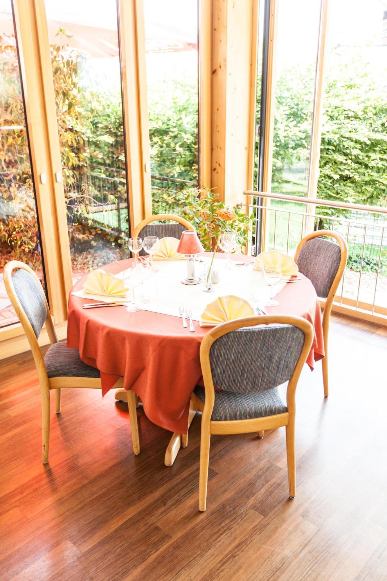 ריינפלדן Landgasthaus Hotel Maien מראה חיצוני תמונה