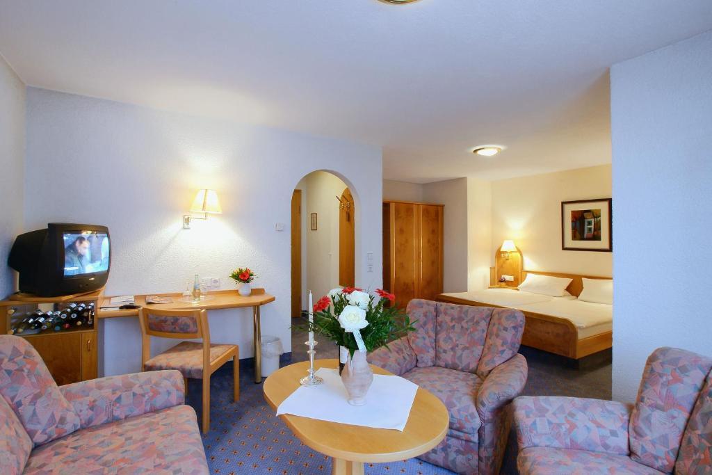 ריינפלדן Landgasthaus Hotel Maien חדר תמונה